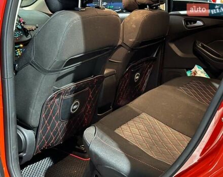 Червоний Форд Фокус, об'ємом двигуна 2 л та пробігом 162 тис. км за 9490 $, фото 11 на Automoto.ua