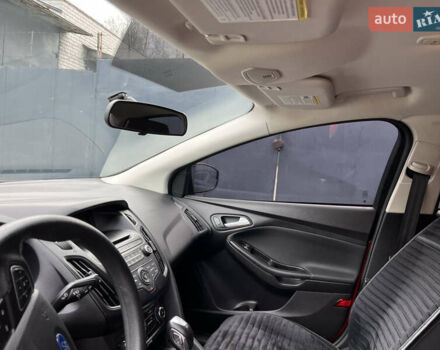 Красный Форд Фокус, объемом двигателя 2 л и пробегом 124 тыс. км за 8300 $, фото 7 на Automoto.ua