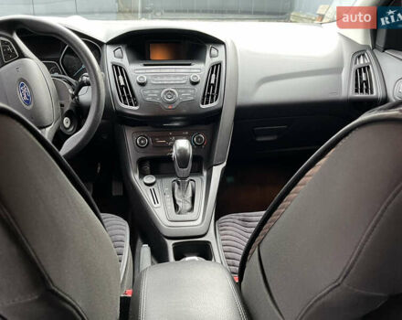 Красный Форд Фокус, объемом двигателя 2 л и пробегом 124 тыс. км за 8300 $, фото 19 на Automoto.ua