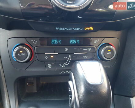 Форд Фокус 2016 в Одессе на Automoto.ua Красный Форд Фокус, объемом двигателя 2 л и пробегом 190 тыс. км за 7800 $, фото 19 на Automoto.ua