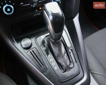 Червоний Форд Фокус, об'ємом двигуна 2 л та пробігом 195 тис. км за 7500 $, фото 18 на Automoto.ua