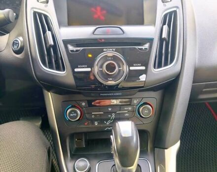 Красный Форд Фокус, объемом двигателя 2 л и пробегом 198 тыс. км за 10500 $, фото 26 на Automoto.ua