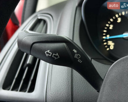 Червоний Форд Фокус, об'ємом двигуна 2 л та пробігом 92 тис. км за 7900 $, фото 46 на Automoto.ua