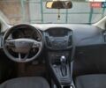 Красный Форд Фокус, объемом двигателя 2 л и пробегом 176 тыс. км за 9500 $, фото 5 на Automoto.ua