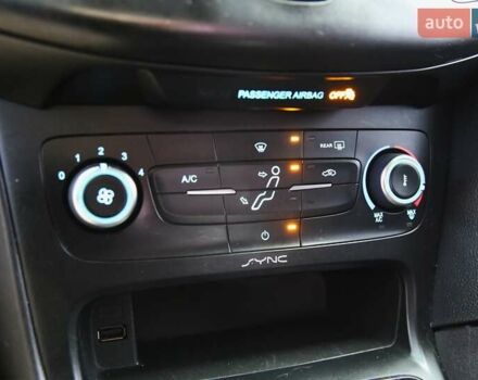 Червоний Форд Фокус, об'ємом двигуна 2 л та пробігом 195 тис. км за 7500 $, фото 17 на Automoto.ua