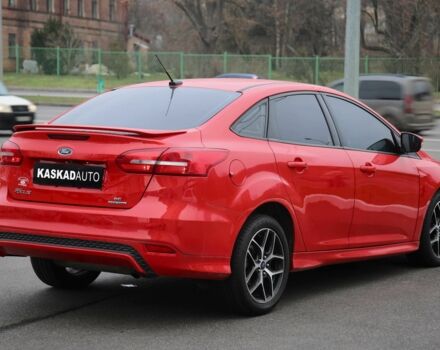 Красный Форд Фокус, объемом двигателя 2 л и пробегом 195 тыс. км за 7500 $, фото 5 на Automoto.ua