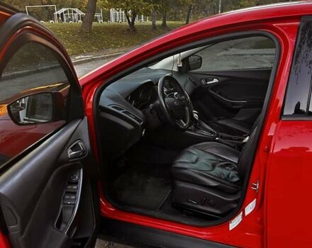 Красный Форд Фокус, объемом двигателя 2 л и пробегом 181 тыс. км за 10000 $, фото 1 на Automoto.ua