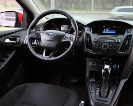 Красный Форд Фокус, объемом двигателя 2 л и пробегом 195 тыс. км за 7500 $, фото 10 на Automoto.ua