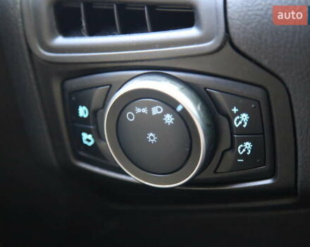 Червоний Форд Фокус, об'ємом двигуна 2 л та пробігом 195 тис. км за 7500 $, фото 19 на Automoto.ua