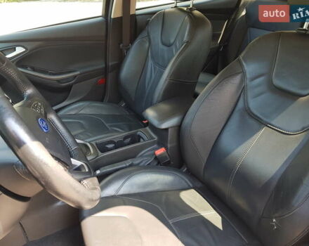 Форд Фокус 2016 в Одессе на Automoto.ua Красный Форд Фокус, объемом двигателя 2 л и пробегом 190 тыс. км за 7800 $, фото 14 на Automoto.ua