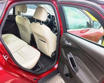 Красный Форд Фокус, объемом двигателя 2 л и пробегом 198 тыс. км за 10500 $, фото 10 на Automoto.ua