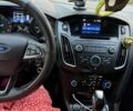 Красный Форд Фокус, объемом двигателя 2 л и пробегом 240 тыс. км за 8800 $, фото 5 на Automoto.ua