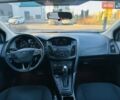 Красный Форд Фокус, объемом двигателя 2 л и пробегом 122 тыс. км за 6800 $, фото 6 на Automoto.ua