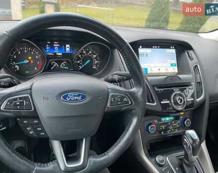 Красный Форд Фокус, объемом двигателя 2 л и пробегом 110 тыс. км за 10350 $, фото 16 на Automoto.ua