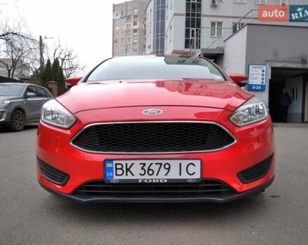 Червоний Форд Фокус, об'ємом двигуна 2 л та пробігом 153 тис. км за 8250 $, фото 3 на Automoto.ua