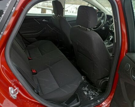 Красный Форд Фокус, объемом двигателя 2 л и пробегом 100 тыс. км за 9350 $, фото 4 на Automoto.ua