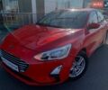 Красный Форд Фокус, объемом двигателя 1 л и пробегом 84 тыс. км за 12544 $, фото 1 на Automoto.ua