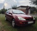 Красный Форд Фокус, объемом двигателя 1.8 л и пробегом 415 тыс. км за 3502 $, фото 1 на Automoto.ua