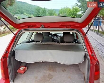 Красный Форд Фокус, объемом двигателя 1.6 л и пробегом 323 тыс. км за 2800 $, фото 11 на Automoto.ua