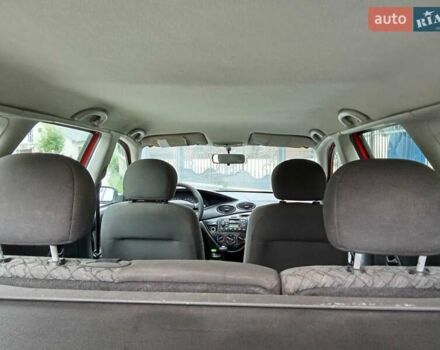 Красный Форд Фокус, объемом двигателя 1.6 л и пробегом 323 тыс. км за 2800 $, фото 3 на Automoto.ua