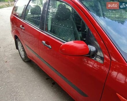 Красный Форд Фокус, объемом двигателя 1.6 л и пробегом 323 тыс. км за 2800 $, фото 4 на Automoto.ua