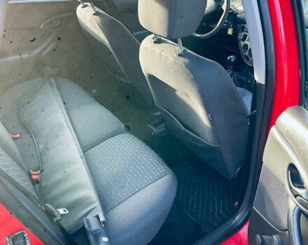 Красный Форд Фокус, объемом двигателя 1.8 л и пробегом 300 тыс. км за 2700 $, фото 5 на Automoto.ua