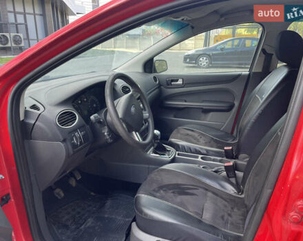 Красный Форд Фокус, объемом двигателя 1.6 л и пробегом 260 тыс. км за 2800 $, фото 8 на Automoto.ua
