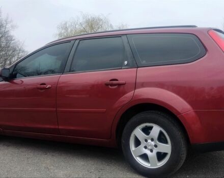 Красный Форд Фокус, объемом двигателя 1.6 л и пробегом 190 тыс. км за 4500 $, фото 1 на Automoto.ua