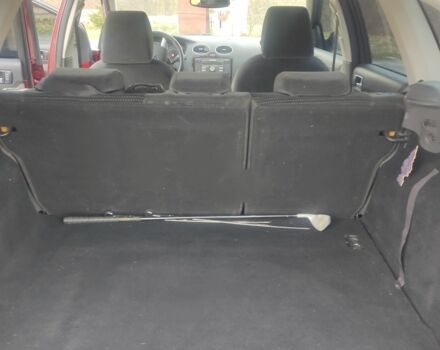 Красный Форд Фокус, объемом двигателя 1.6 л и пробегом 190 тыс. км за 4500 $, фото 8 на Automoto.ua