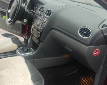 Красный Форд Фокус, объемом двигателя 1.6 л и пробегом 190 тыс. км за 4500 $, фото 6 на Automoto.ua