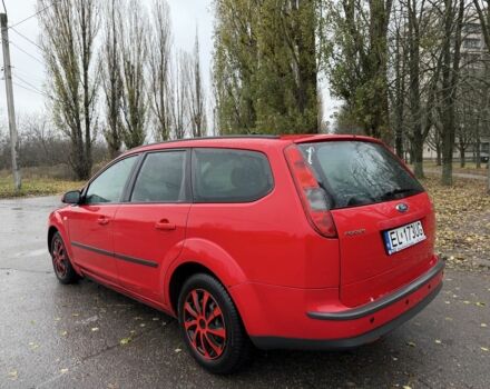 Красный Форд Фокус, объемом двигателя 1.6 л и пробегом 350 тыс. км за 2350 $, фото 5 на Automoto.ua