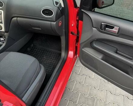 Красный Форд Фокус, объемом двигателя 1.6 л и пробегом 197 тыс. км за 4900 $, фото 5 на Automoto.ua