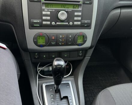 Красный Форд Фокус, объемом двигателя 1.6 л и пробегом 197 тыс. км за 4900 $, фото 2 на Automoto.ua