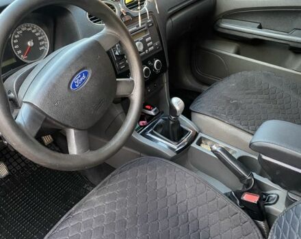 Червоний Форд Фокус, об'ємом двигуна 1.8 л та пробігом 260 тис. км за 3750 $, фото 7 на Automoto.ua