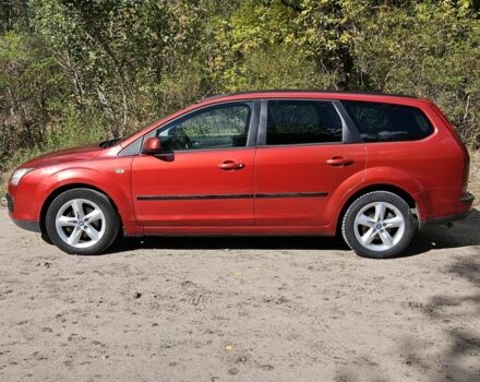 Червоний Форд Фокус, об'ємом двигуна 1.6 л та пробігом 350 тис. км за 4399 $, фото 4 на Automoto.ua