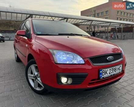 Красный Форд Фокус, объемом двигателя 1.6 л и пробегом 197 тыс. км за 4900 $, фото 7 на Automoto.ua