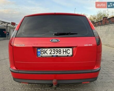 Красный Форд Фокус, объемом двигателя 1.6 л и пробегом 197 тыс. км за 4900 $, фото 6 на Automoto.ua