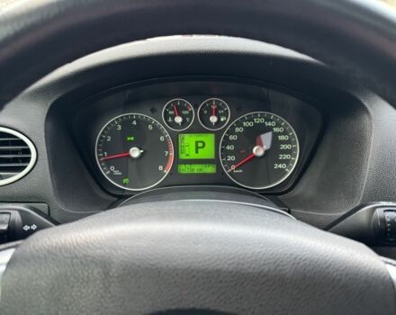 Красный Форд Фокус, объемом двигателя 1.6 л и пробегом 197 тыс. км за 4900 $, фото 3 на Automoto.ua