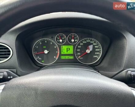 Красный Форд Фокус, объемом двигателя 1.6 л и пробегом 197 тыс. км за 4900 $, фото 2 на Automoto.ua