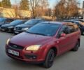 Красный Форд Фокус, объемом двигателя 1.6 л и пробегом 366 тыс. км за 3500 $, фото 1 на Automoto.ua