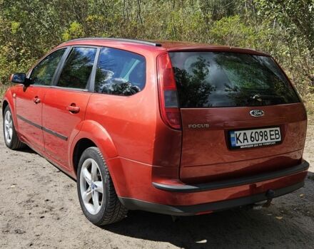 Червоний Форд Фокус, об'ємом двигуна 1.6 л та пробігом 350 тис. км за 4399 $, фото 2 на Automoto.ua