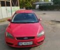 Красный Форд Фокус, объемом двигателя 1.8 л и пробегом 248 тыс. км за 5100 $, фото 1 на Automoto.ua