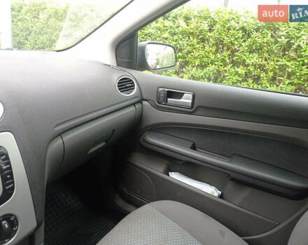 Форд Фокус 2007 в Заречном на Automoto.ua Красный Форд Фокус, объемом двигателя 1.6 л и пробегом 230 тыс. км за 4500 $, фото 15 на Automoto.ua