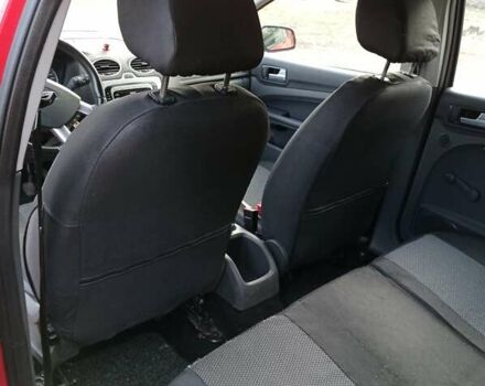 Форд Фокус 2007 в Заречном на Automoto.ua Красный Форд Фокус, объемом двигателя 1.6 л и пробегом 230 тыс. км за 4500 $, фото 2 на Automoto.ua