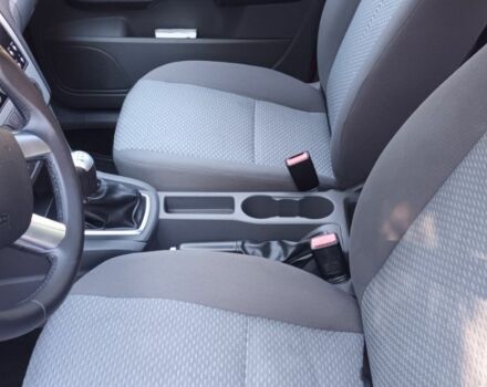 Красный Форд Фокус, объемом двигателя 1.8 л и пробегом 247 тыс. км за 4300 $, фото 6 на Automoto.ua