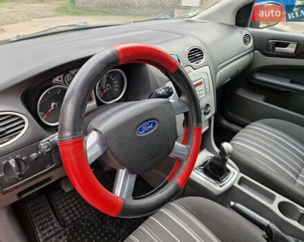 Червоний Форд Фокус, об'ємом двигуна 1.6 л та пробігом 260 тис. км за 4500 $, фото 12 на Automoto.ua