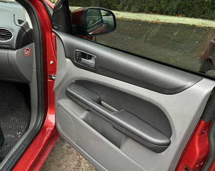 Червоний Форд Фокус, об'ємом двигуна 1.56 л та пробігом 297 тис. км за 6000 $, фото 9 на Automoto.ua