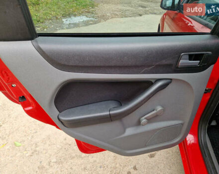 Червоний Форд Фокус, об'ємом двигуна 1.6 л та пробігом 260 тис. км за 4500 $, фото 13 на Automoto.ua