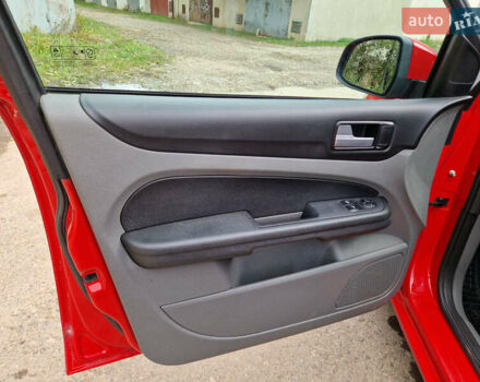 Червоний Форд Фокус, об'ємом двигуна 1.6 л та пробігом 260 тис. км за 4500 $, фото 10 на Automoto.ua