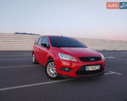 Красный Форд Фокус, объемом двигателя 1.6 л и пробегом 276 тыс. км за 4400 $, фото 2 на Automoto.ua